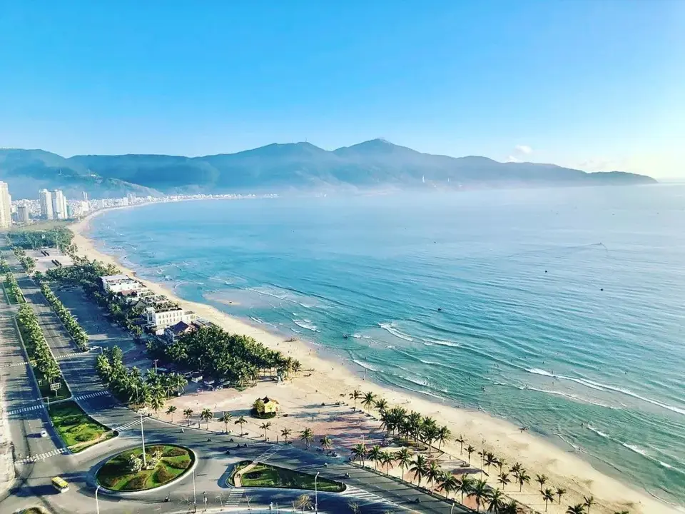 Đến biển Mỹ Khê Đà Nẵng